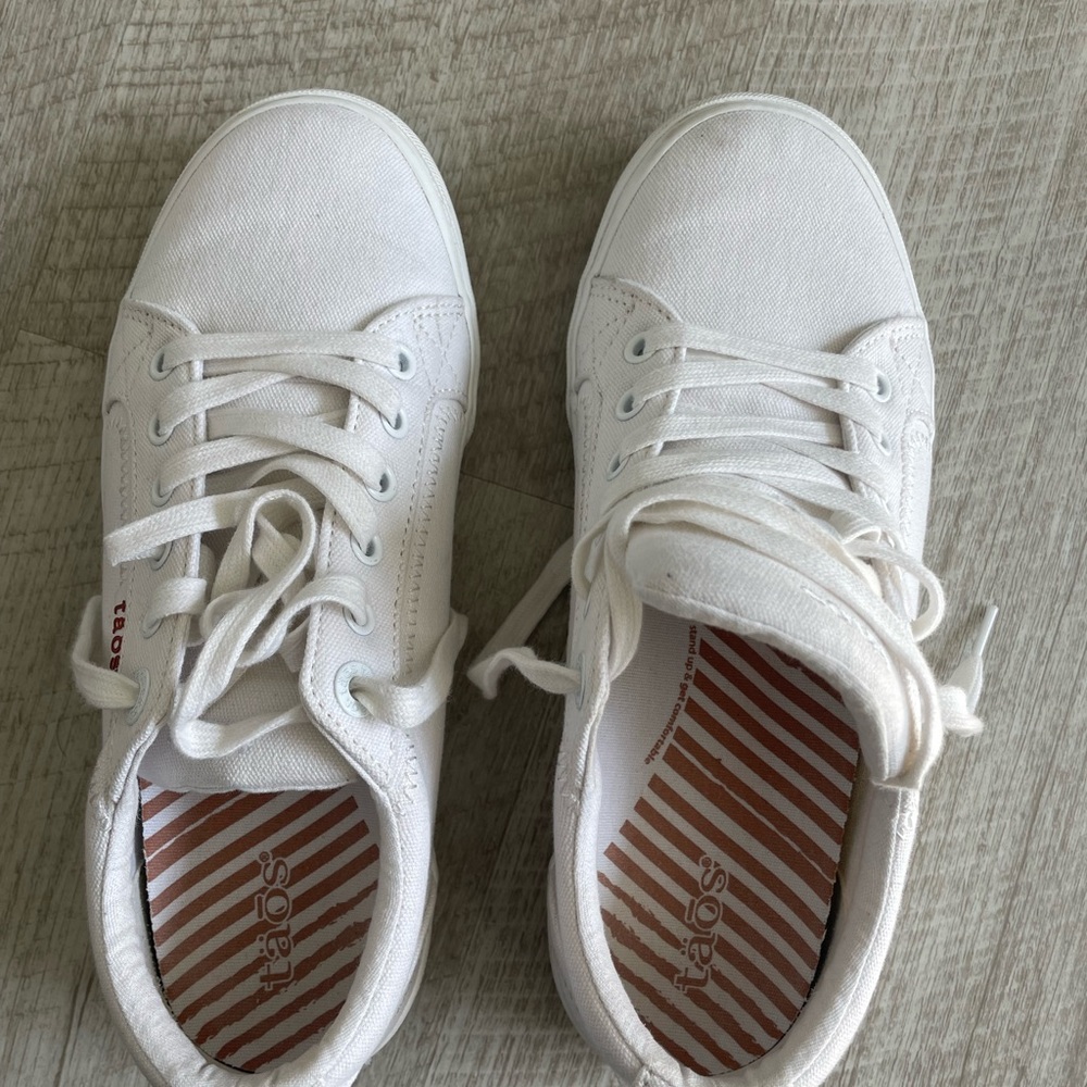 Taos White Canvas Sneakers 8 Wide
